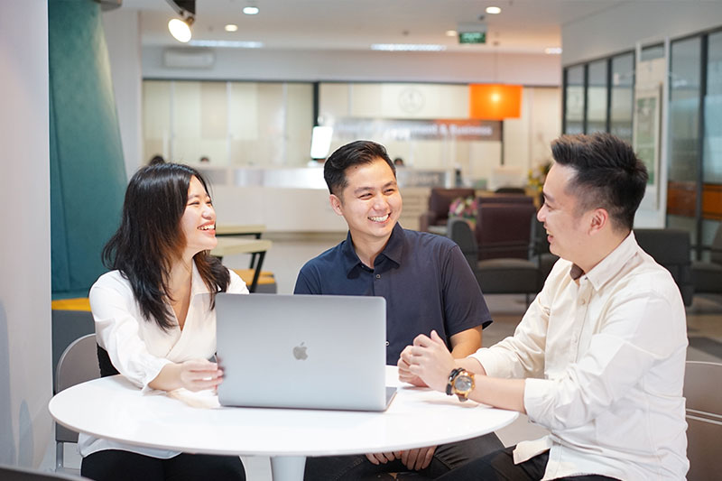 Konsultan Manajemen dan Bisnis